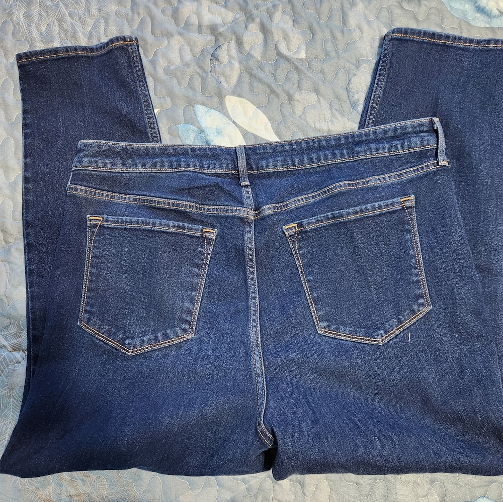 Old Navy Women's Dark Blue Straight Leg Jeans - Picture 7 of 9